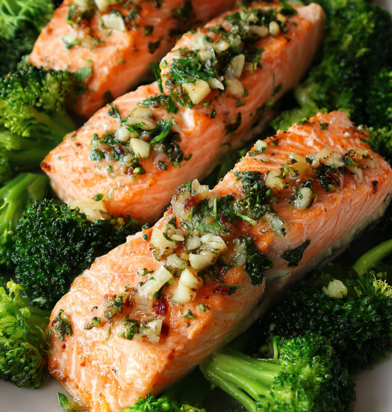 Salmon broccoli garlic bake
